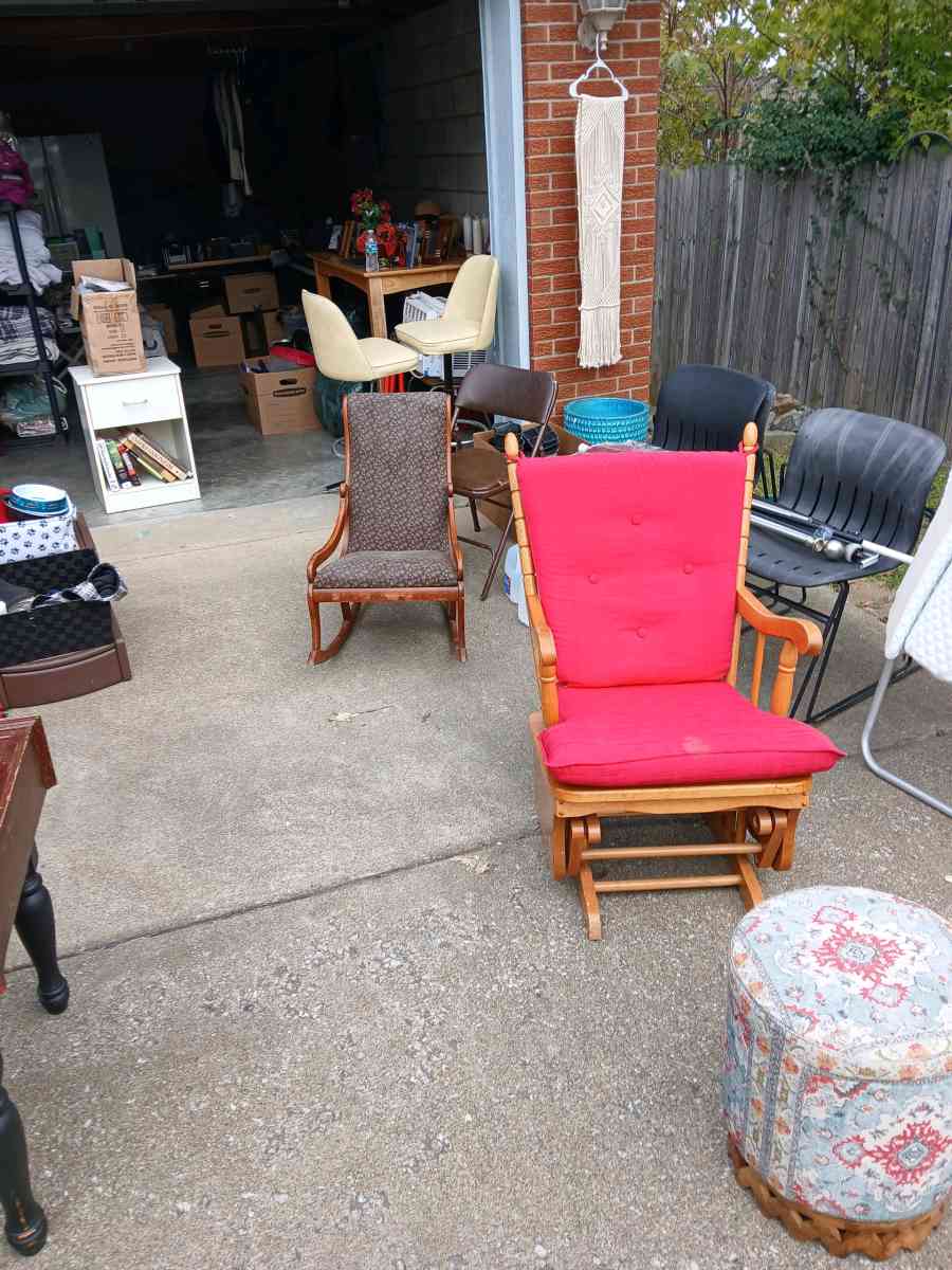 liquidation of all home furnishings clothing dressers art - Louisville, Kentucky - FleaMarketBay