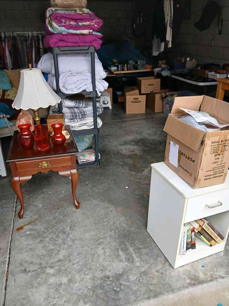liquidation of all home furnishings clothing dressers art - Louisville, Kentucky - FleaMarketBay