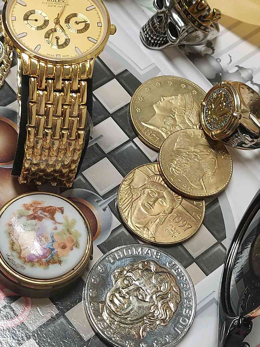 GRATE SOUVENIRS GOLD PLATED  SET BAR FOR 15TH ITEMS AVAILABL - Brooklyn, New York - FleaMarketBay