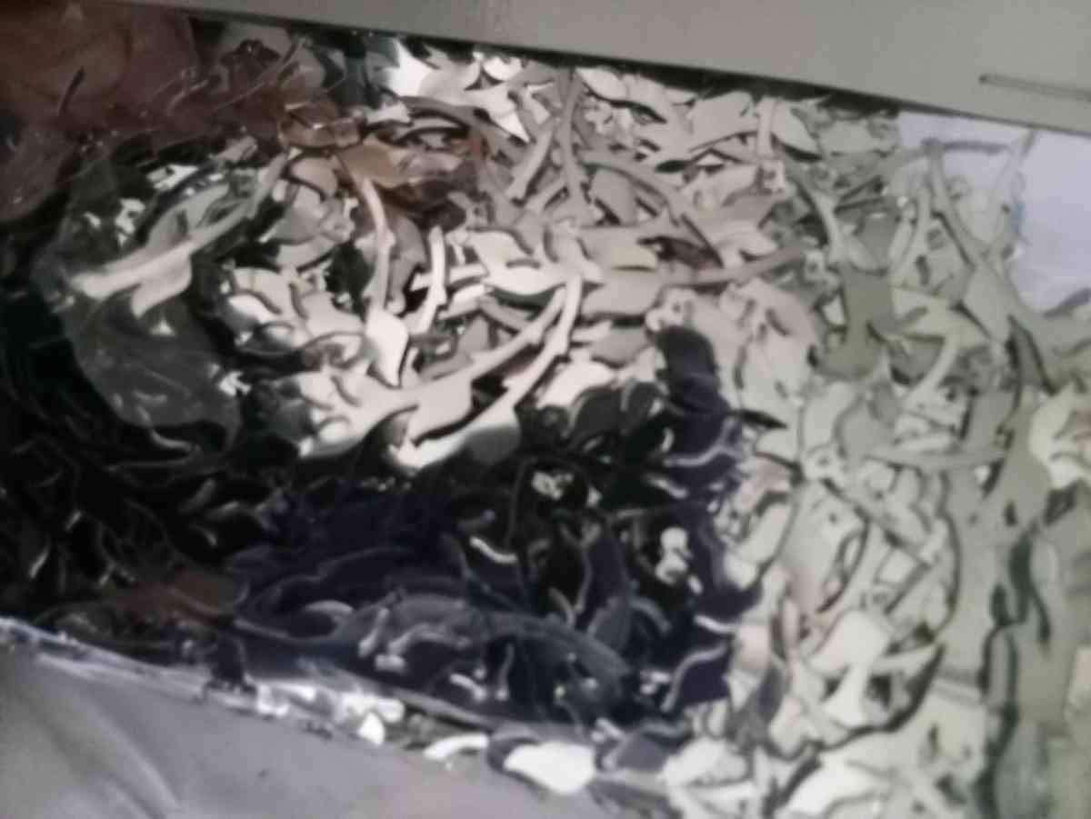 silver rose confetti x5 - Saint Joseph, Michigan - FleaMarketBay