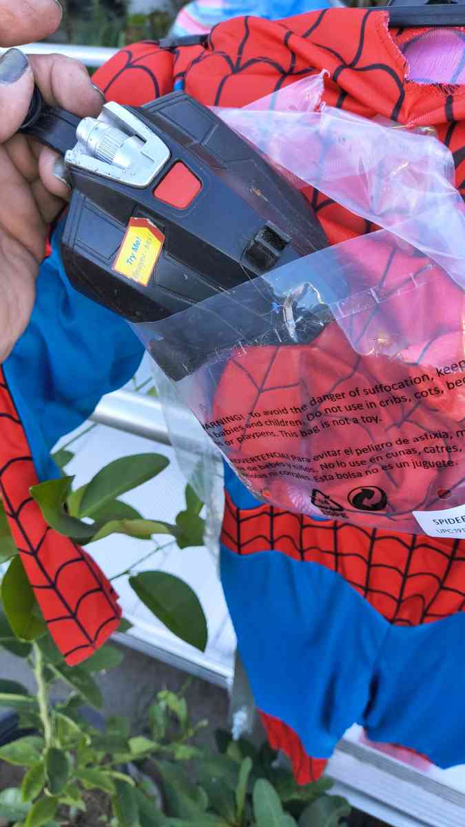 Spiderman costume - Rosemead, California - FleaMarketBay