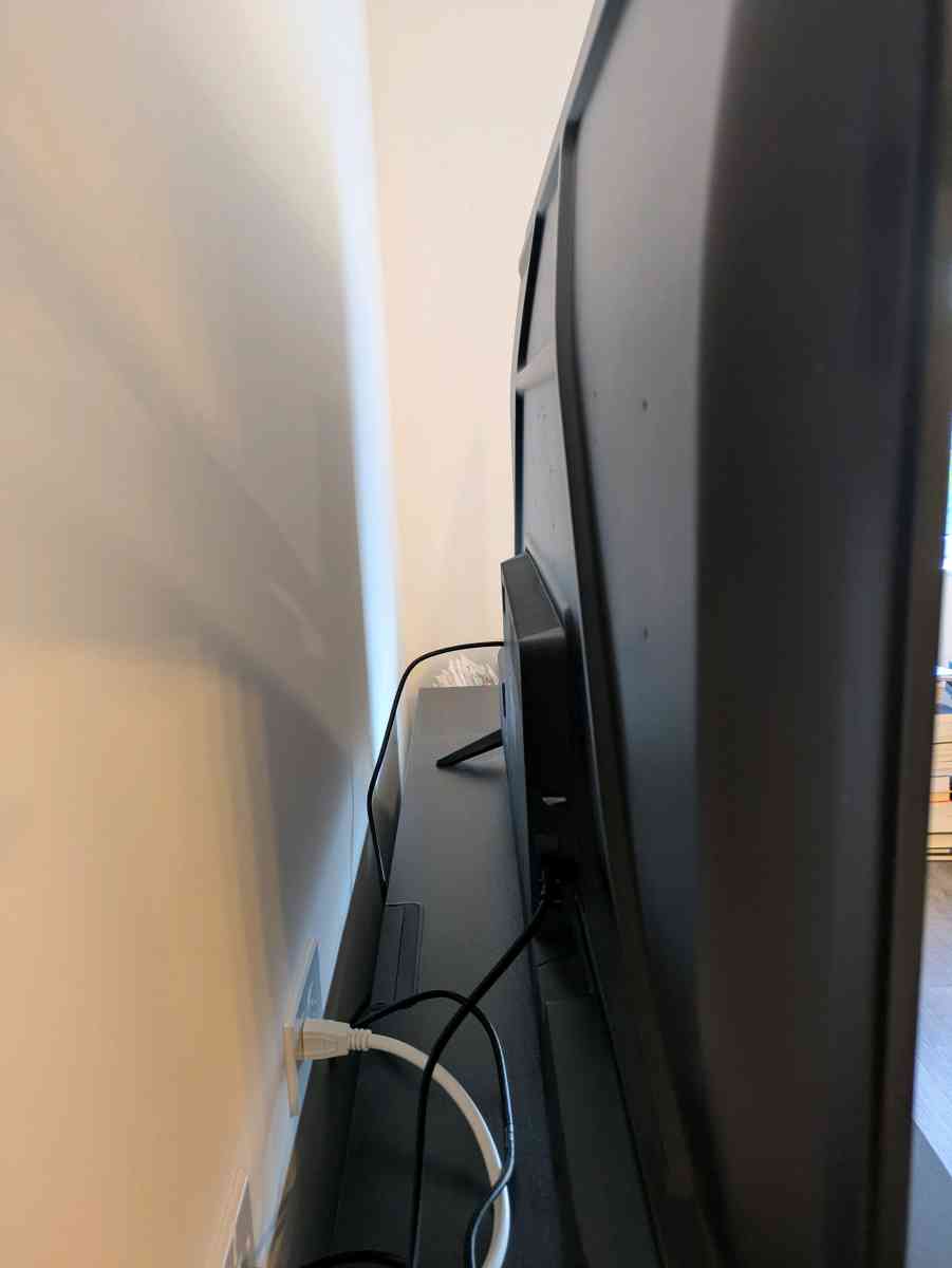 TCL 55 Roku TV - Chicago, Illinois - FleaMarketBay