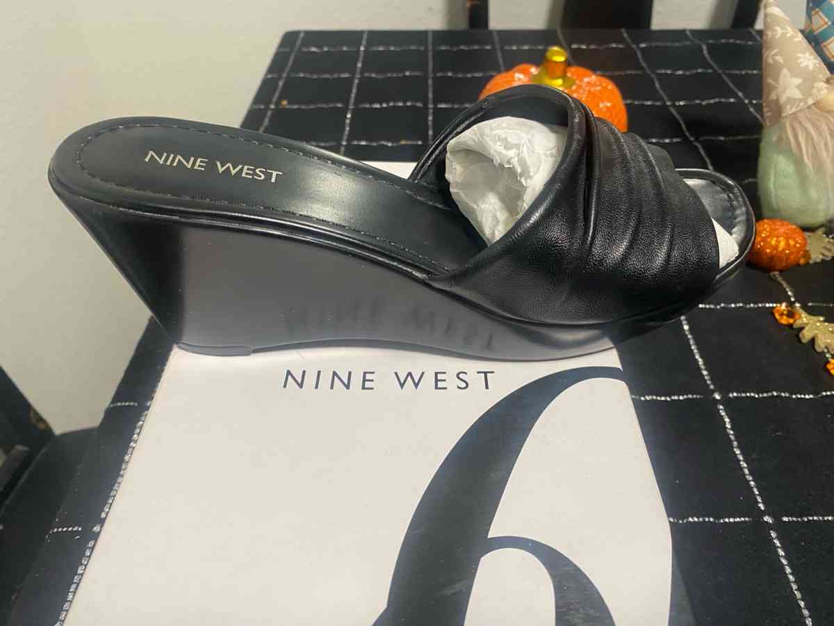 Nine West sandals - San Marcos, California