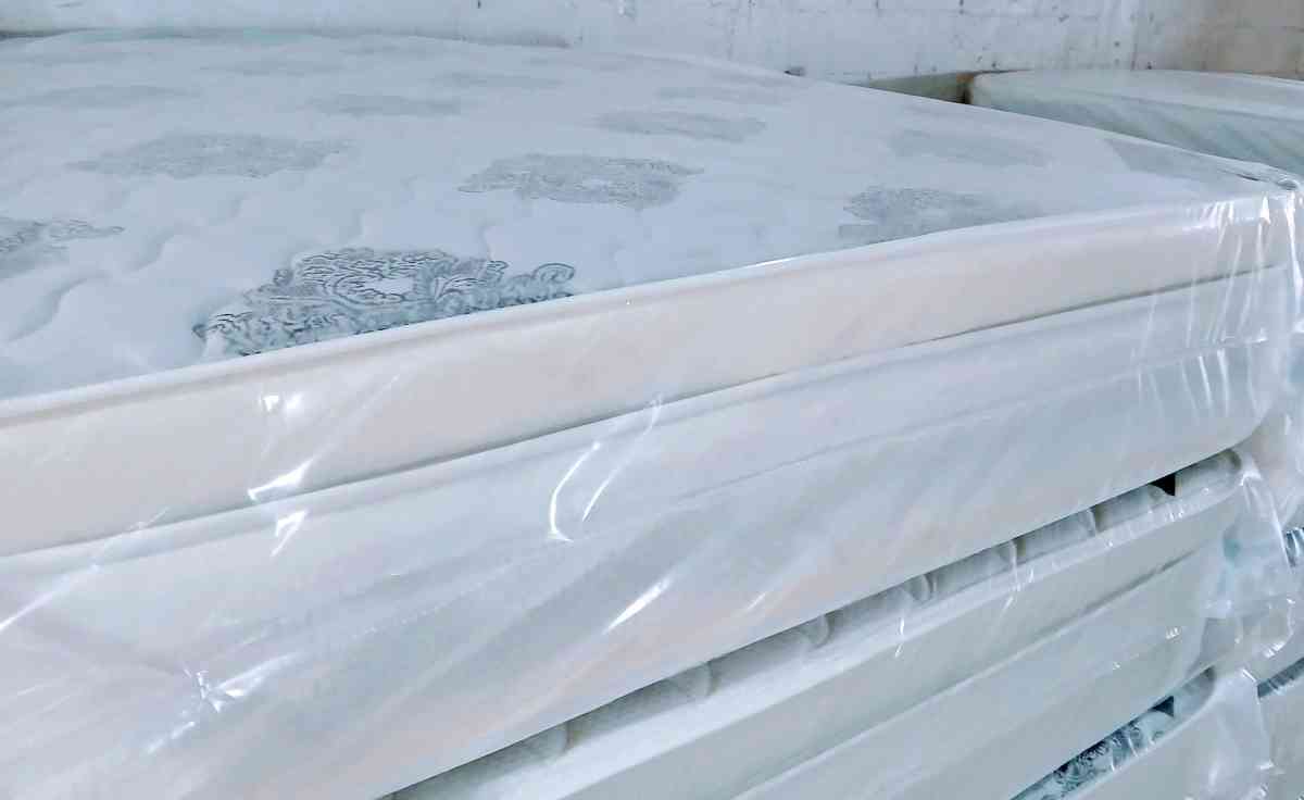 275 New Queen Mattress and Boxspring Free Delivery Sameday - Hallandale, Florida - FleaMarketBay
