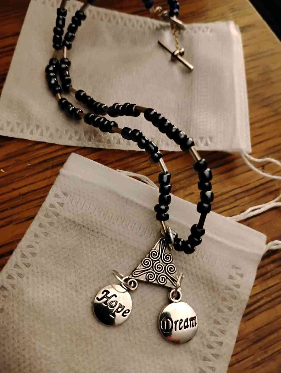 Necklaces beaded - Lexington, Kentucky - FleaMarketBay