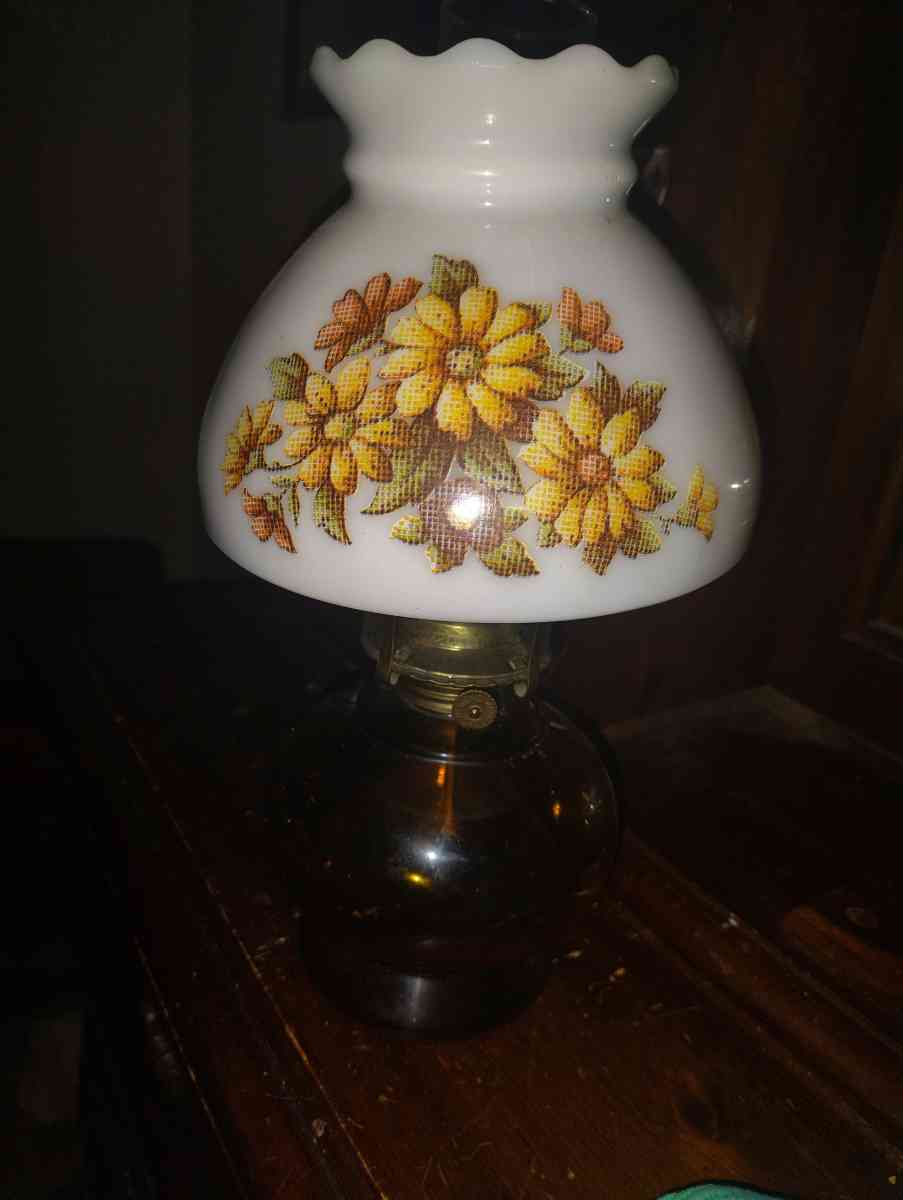 Vintage oil lamp - Dover, Pennsylvania - FleaMarketBay