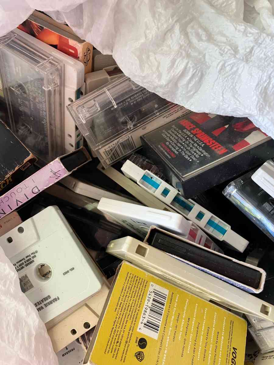 cassette tapes music - San Fernando, California