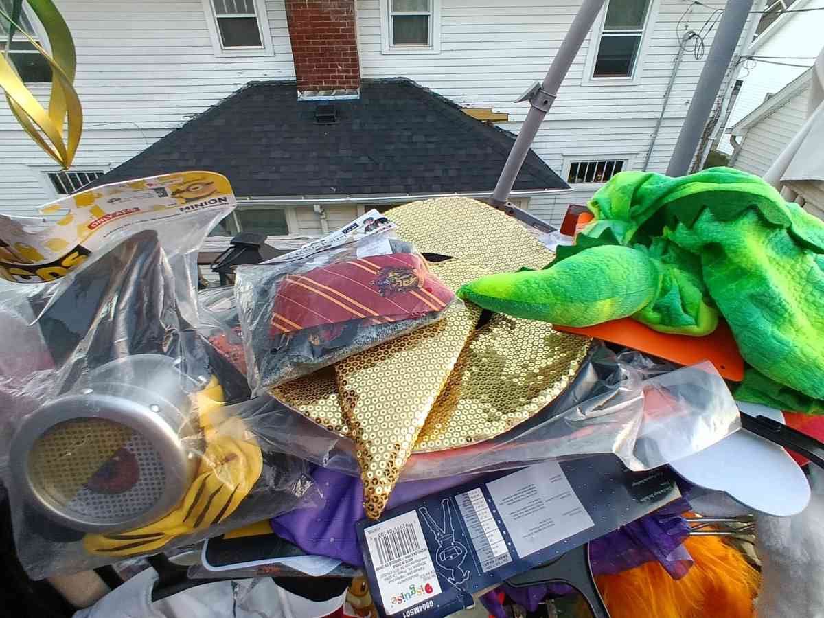 Halloween costumes - Kokomo, Indiana - FleaMarketBay