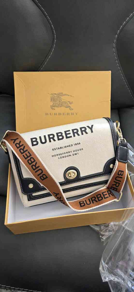 Fashionable Purse - Beverly Hills, California - FleaMarketBay