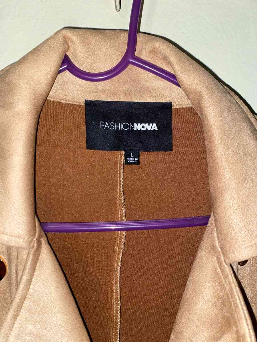 Fashionova trench coat - Bronx, New York - FleaMarketBay