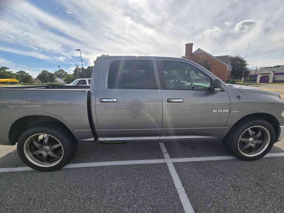 Dodge Ram 2009 Hemi F150 - Virginia Beach, Virginia - FleaMarketBay