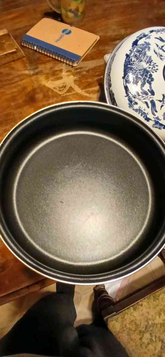 vintage blue willow skillet - Jacksonville, Arkansas - FleaMarketBay
