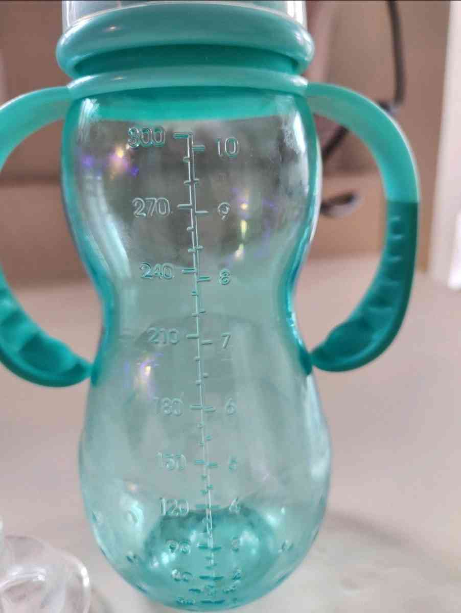 Bottle to sippy cup - Savannah, Georgia - FleaMarketBay