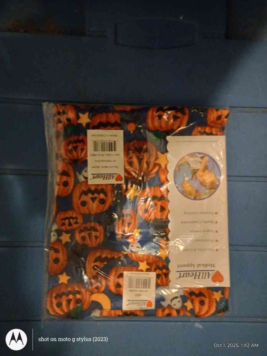NEW  HALLOWEEN SCRUB JACKET - Oak Grove, Missouri - FleaMarketBay