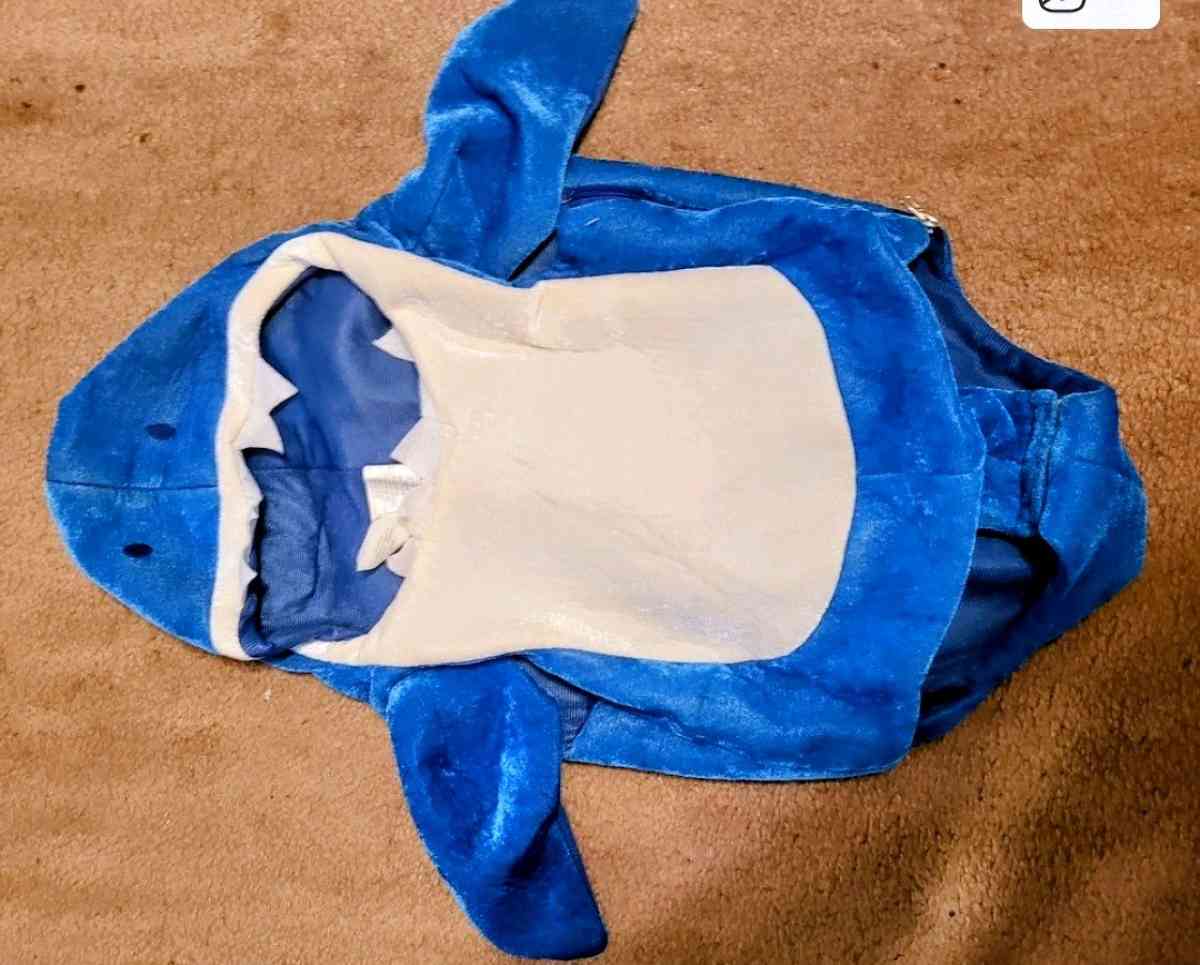 Baby shark costume - Harvest, Alabama