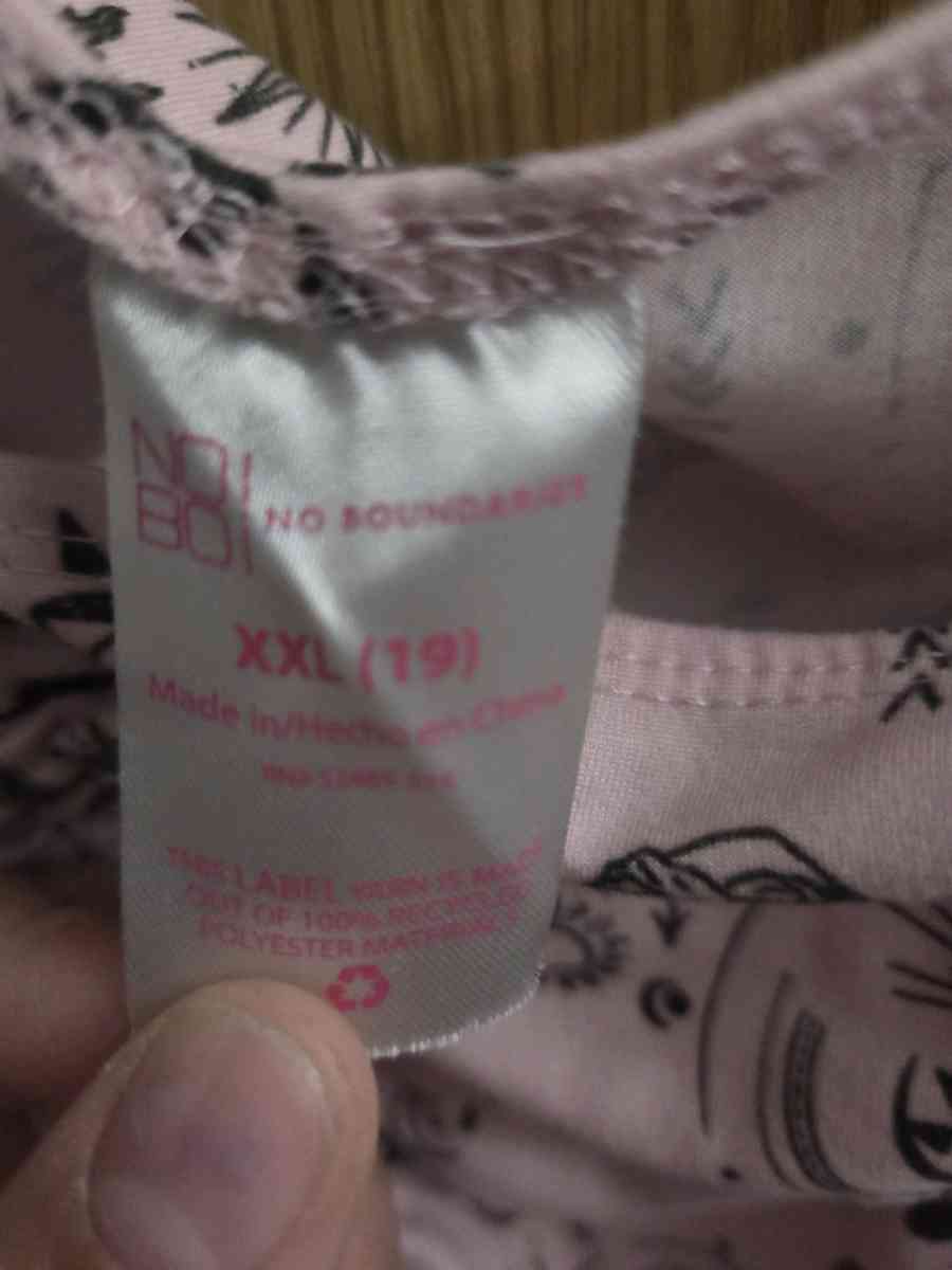 Womens Top - Panama City, Florida - FleaMarketBay