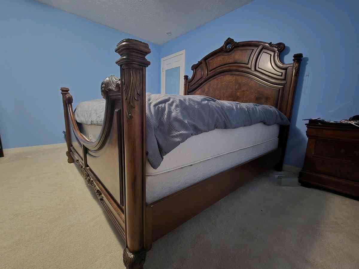 Fairmount Designs California King Bed Frame and nightstand - Brandon, Mississippi - FleaMarketBay