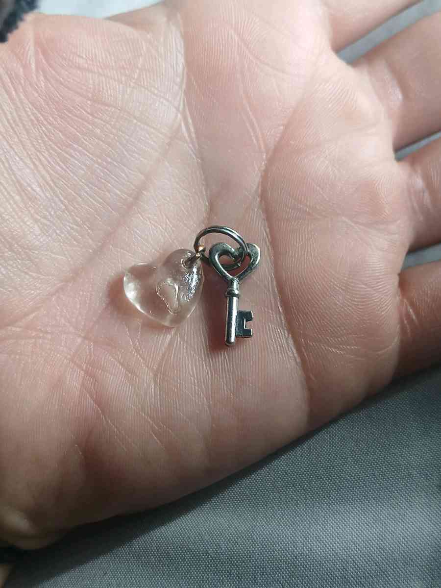 Handmade glass heart with lock keychain - Oxnard, California - FleaMarketBay