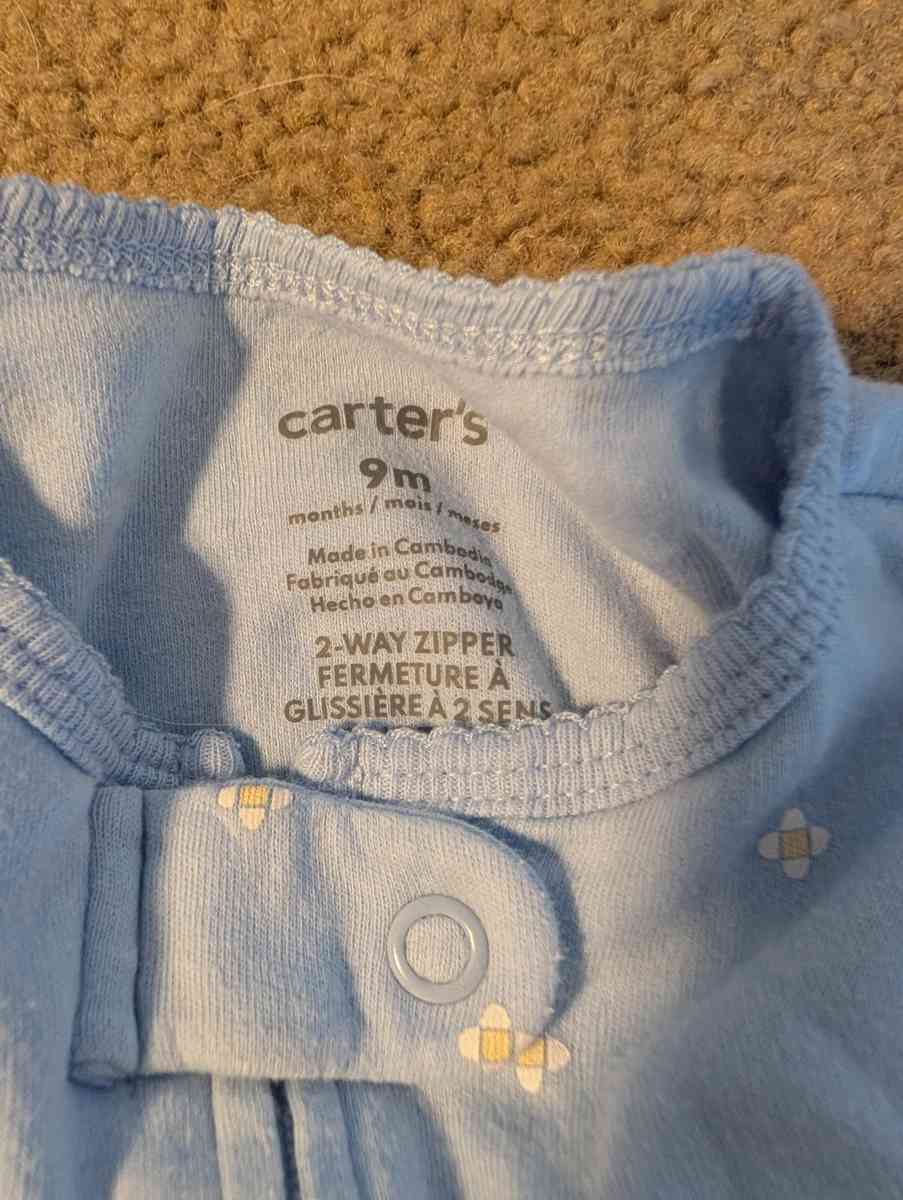 Baby sleepsuit with feet with a white flower - Savannah, Georgia - FleaMarketBay