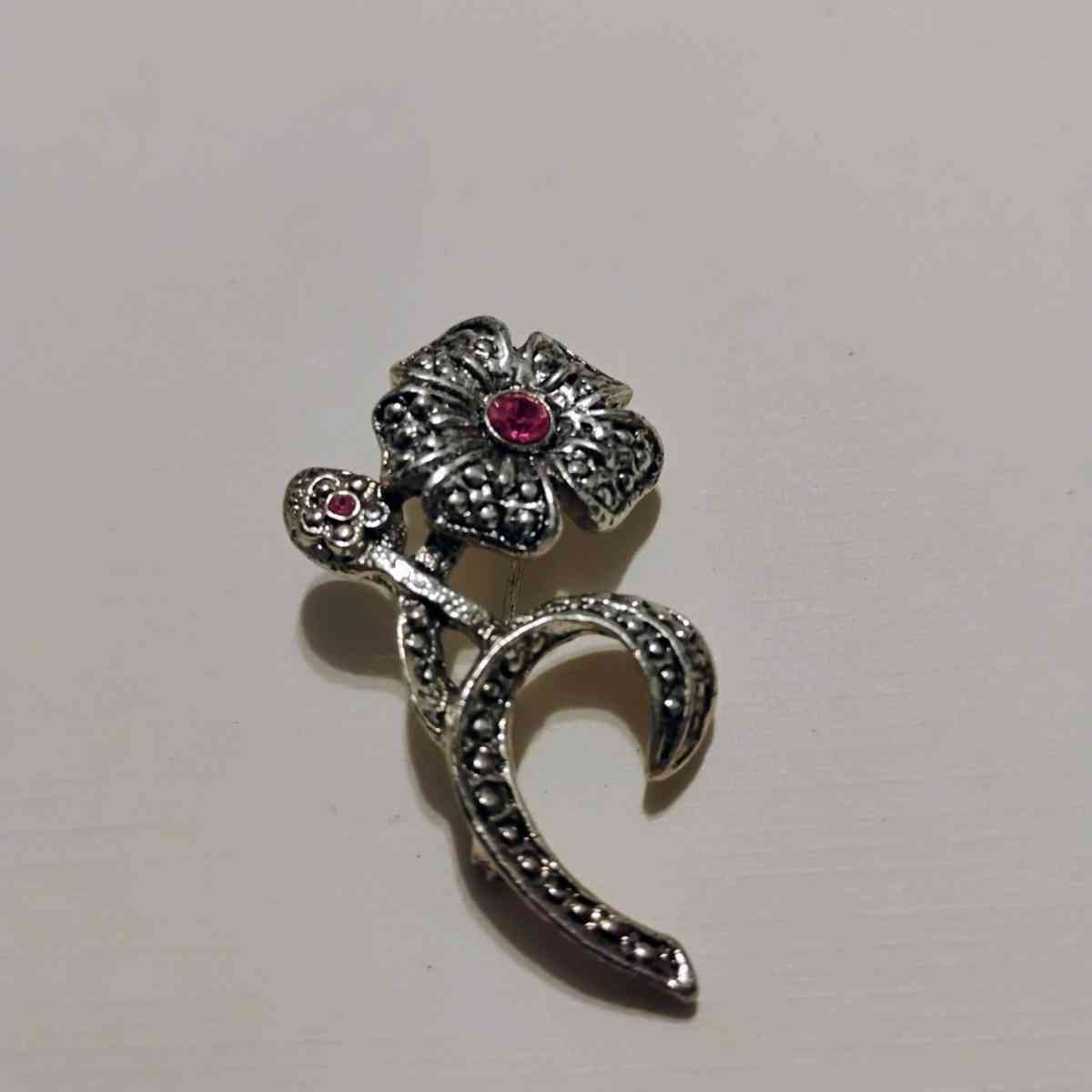 vintage 1980s signed AAI Spring and Floral pins - Lexington, Kentucky - FleaMarketBay