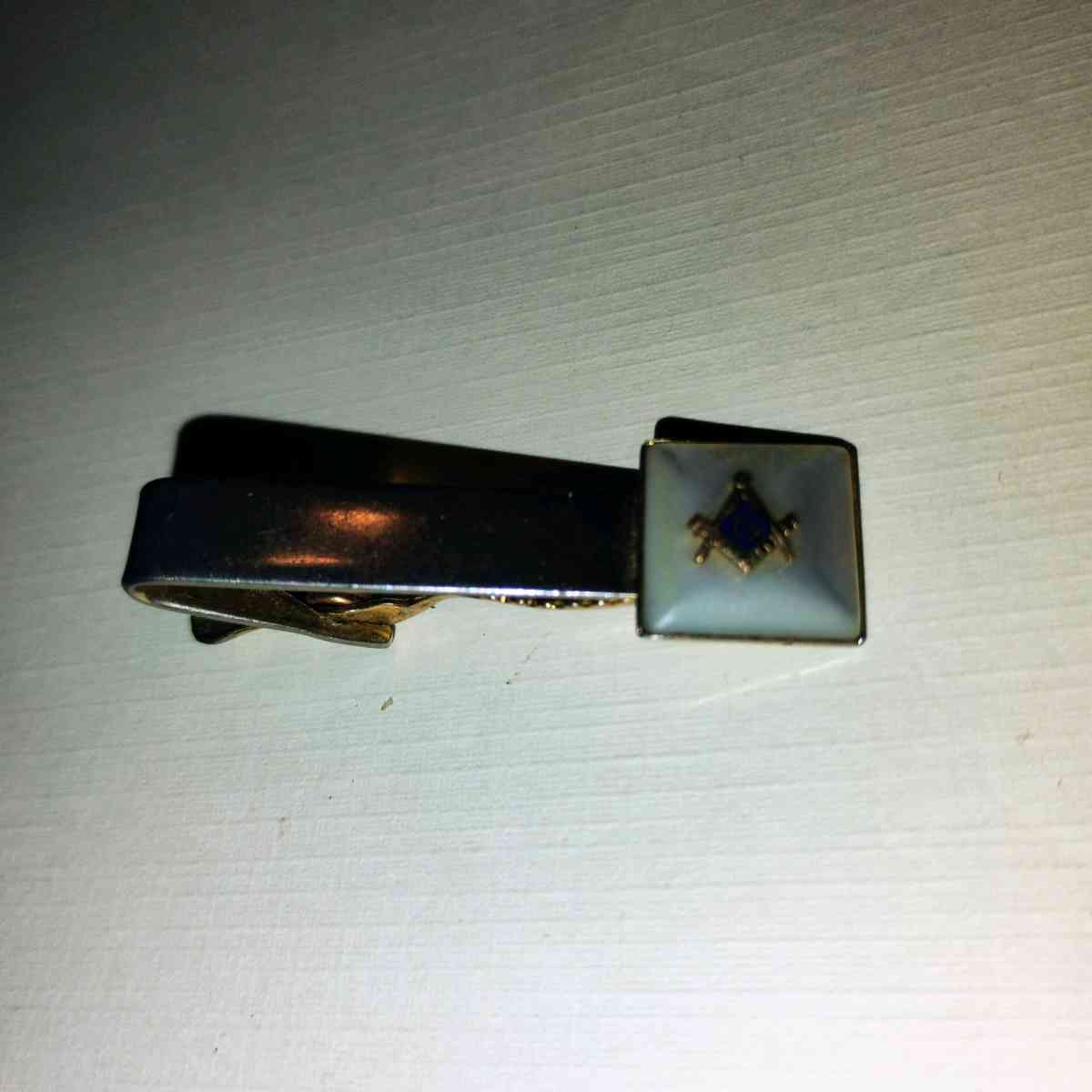 vintage mosaic Mason tie holder - Lexington, Kentucky - FleaMarketBay