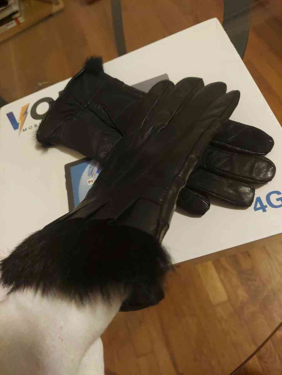 Condition Like NEW Sofia CashmereLeather  Cashmere Gloves - Brooklyn, New York