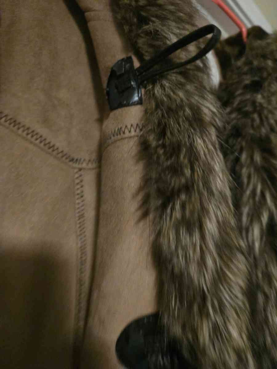 Brown faux fur coat - Chino, California - FleaMarketBay