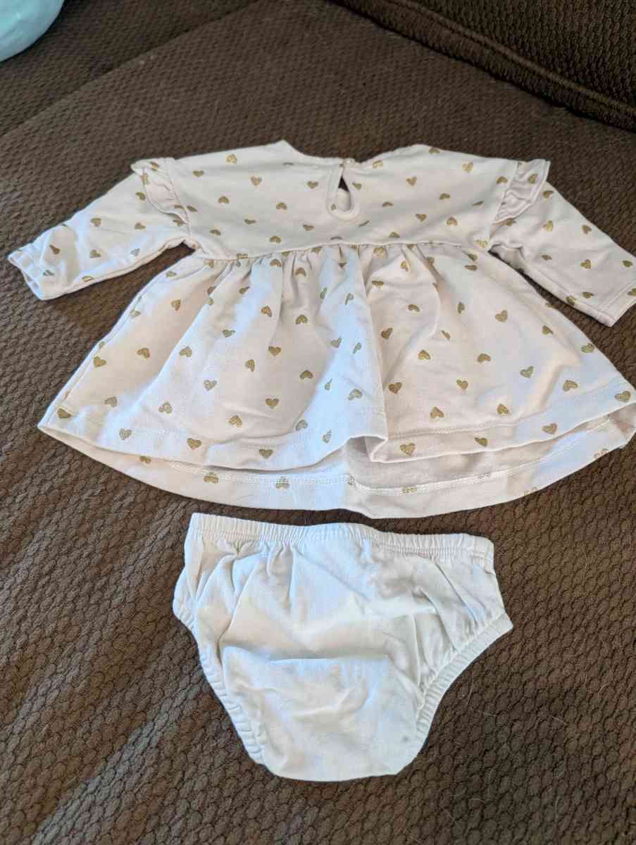 Baby dress with gold hearts - Savannah, Georgia - FleaMarketBay
