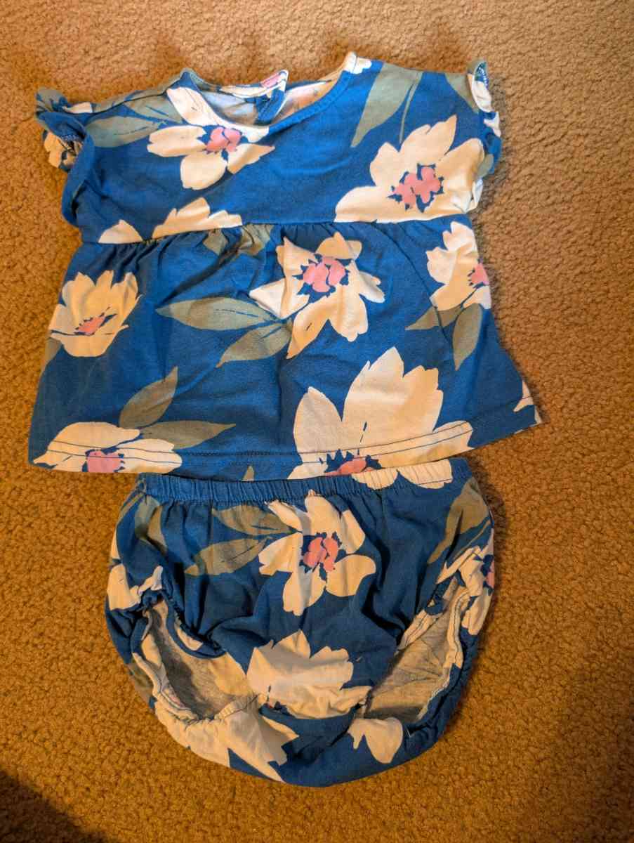 Blue 2 piece outfit - Savannah, Georgia