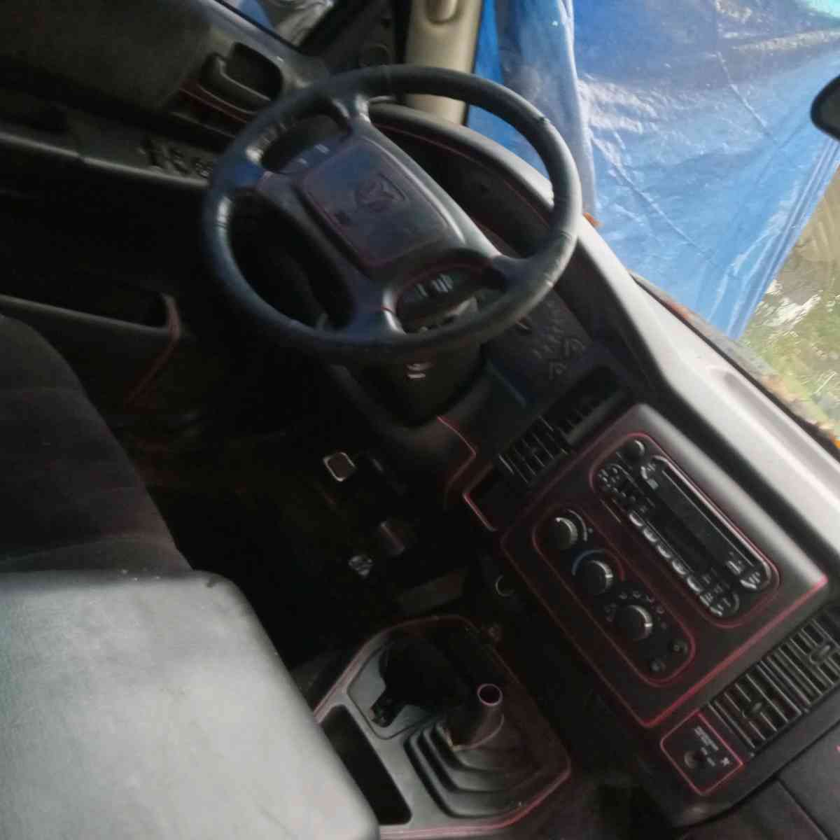 01 dakota sport extcab 47 v8 5spd  needs transmission repair - Conway, Arkansas - FleaMarketBay