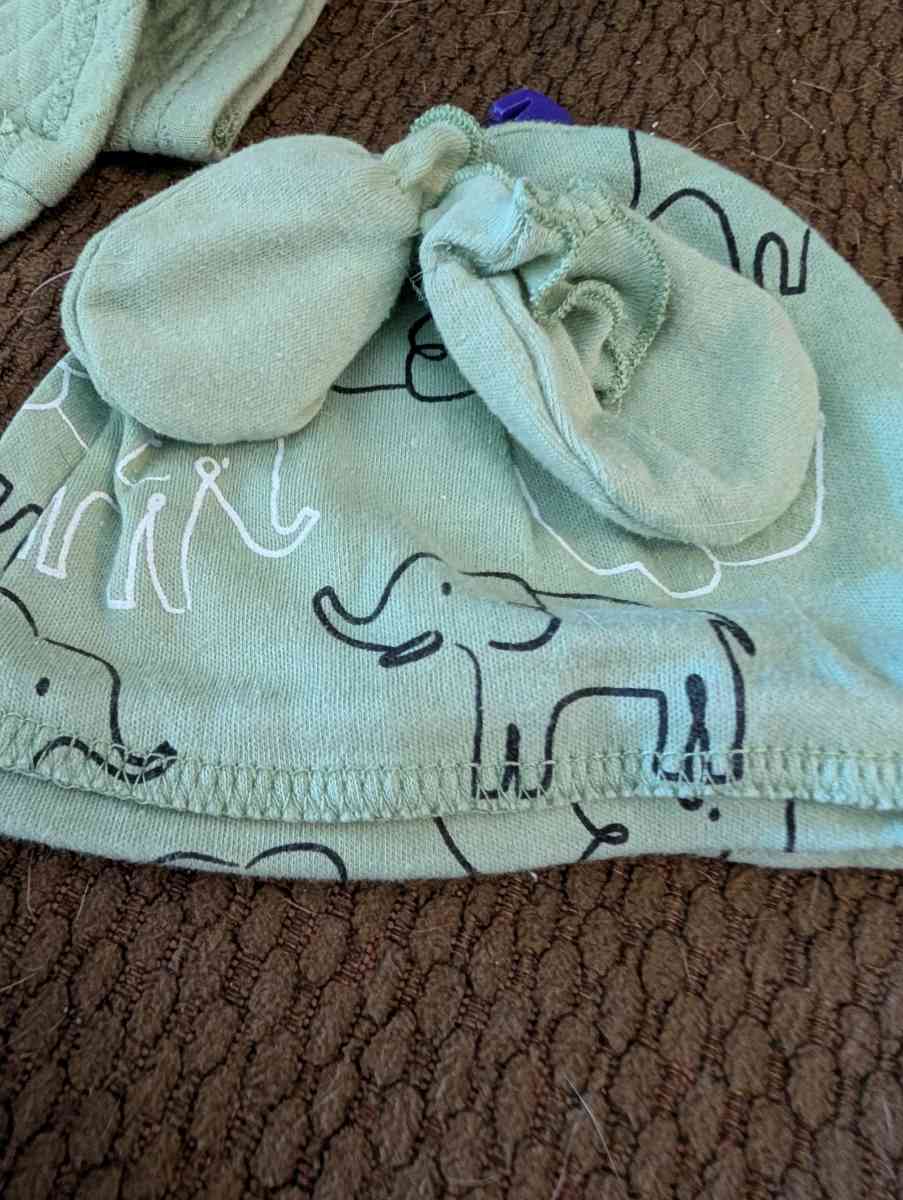 5 Piece infant elephant outfit - Savannah, Georgia - FleaMarketBay