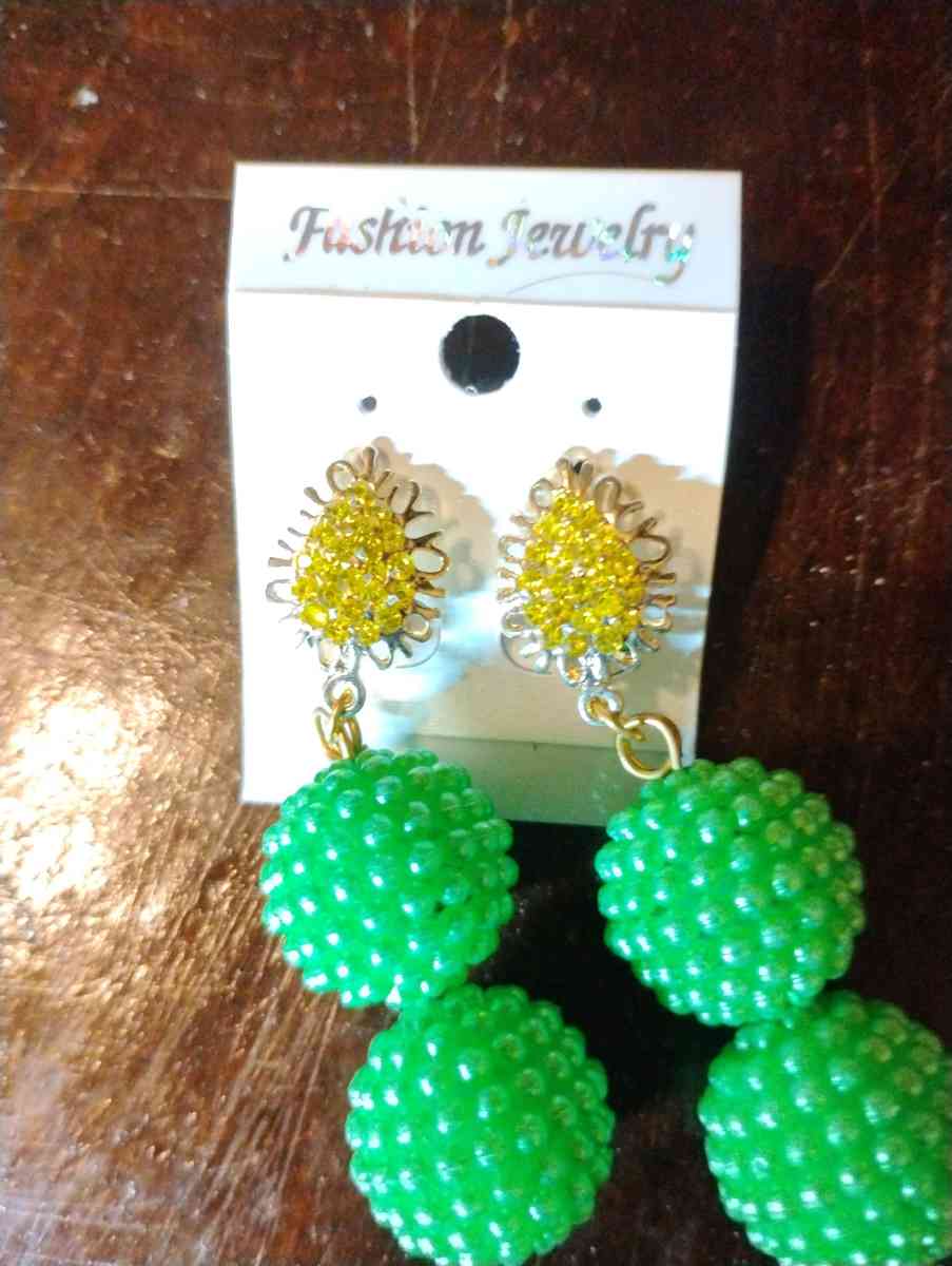 African beads green imitation Pearl - Lexington, Kentucky - FleaMarketBay