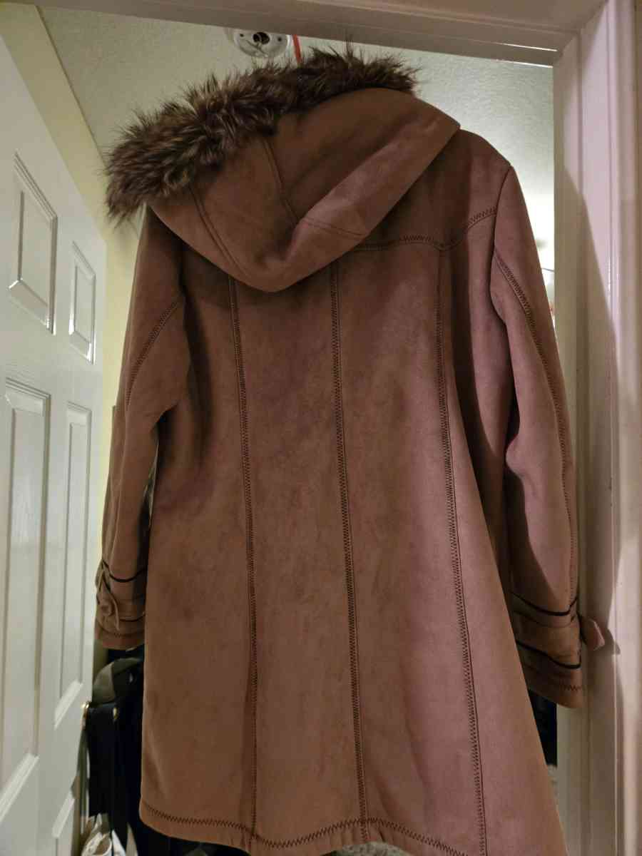 Brown faux fur coat - Chino, California - FleaMarketBay