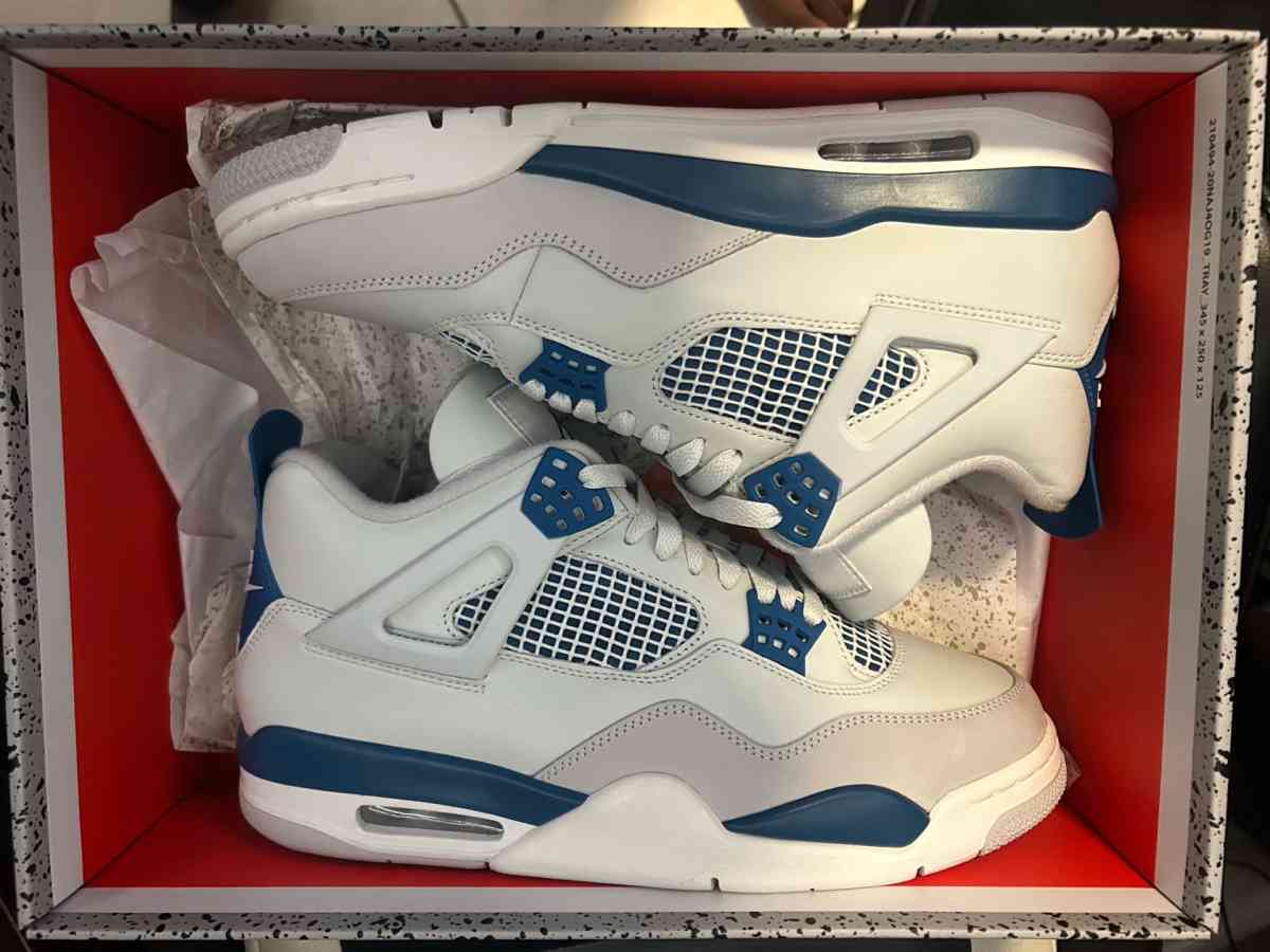 Air Jordan Retro 4s - Port Saint Lucie, Florida