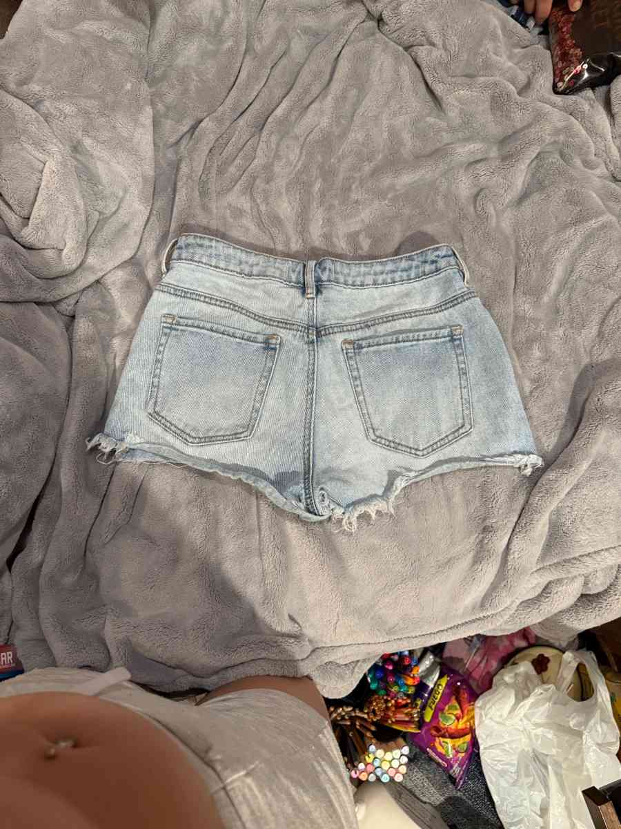 PacSun women jean shorts - Trenton, Missouri - FleaMarketBay