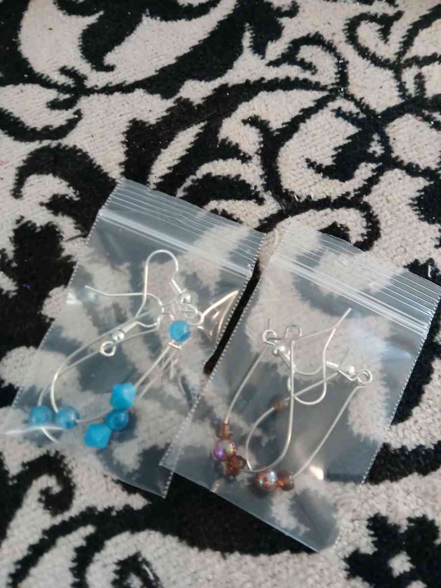 bracelets necklace and earrings - Clearwater, Florida - FleaMarketBay