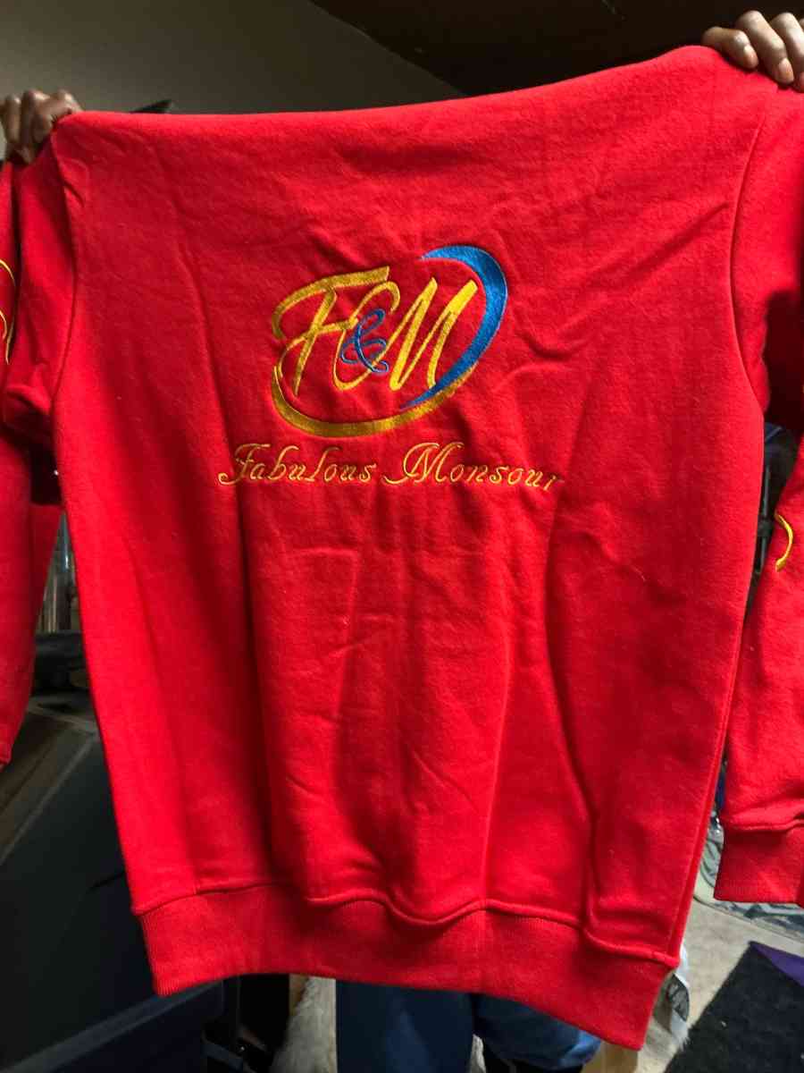 Man TrackSuit - Parkton, North Carolina - FleaMarketBay