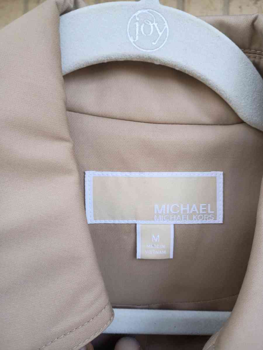 Micheal kors trench size M - Dickinson, Texas - FleaMarketBay