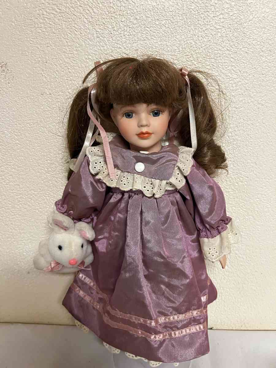vintage porcelain doll - Camp Verde, Arizona - FleaMarketBay