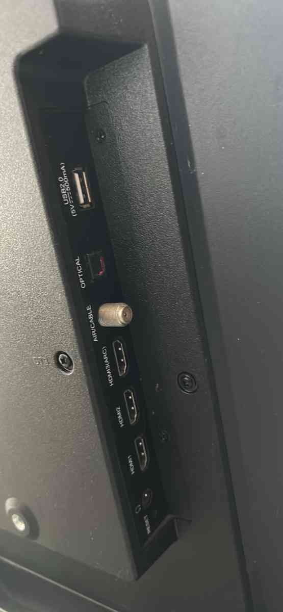 Smart Roku TV 65 - Philadelphia, Pennsylvania - FleaMarketBay