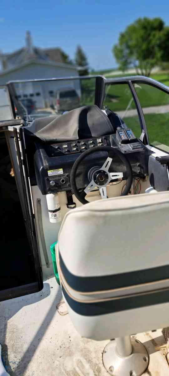 26 foot 1990 bayliner - Corning, Iowa - FleaMarketBay