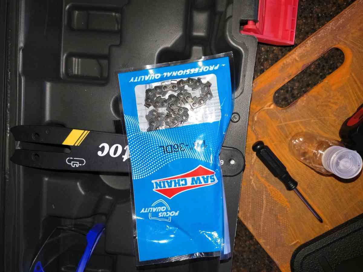 Mini Chainsaw - Houston, Texas - FleaMarketBay