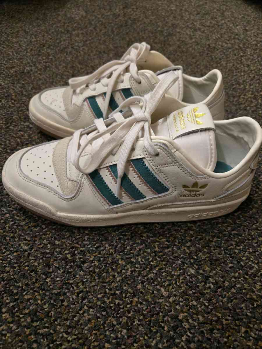 Womens adidas Forum shoes - Peoria, Arizona - FleaMarketBay