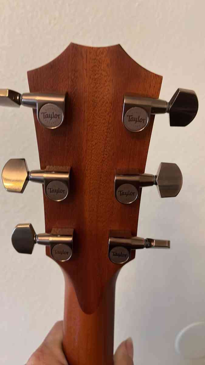 Taylor guitar 214ce dlx - Springdale, Arkansas - FleaMarketBay