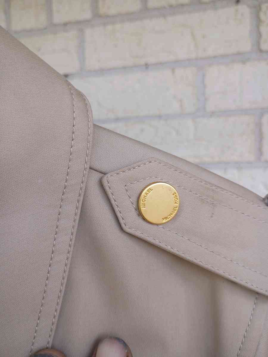 Micheal kors trench size M - Dickinson, Texas - FleaMarketBay