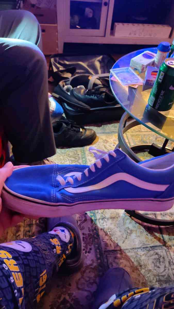 Vans tennis shoes - Martinsburg, West Virginia