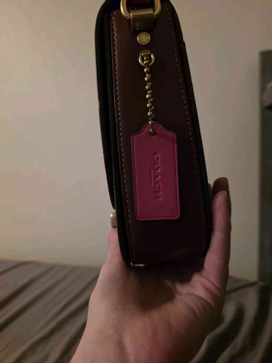 Coach Hutton Saddlebag in Colorblock Confetti Pink - Las Vegas, Nevada - FleaMarketBay