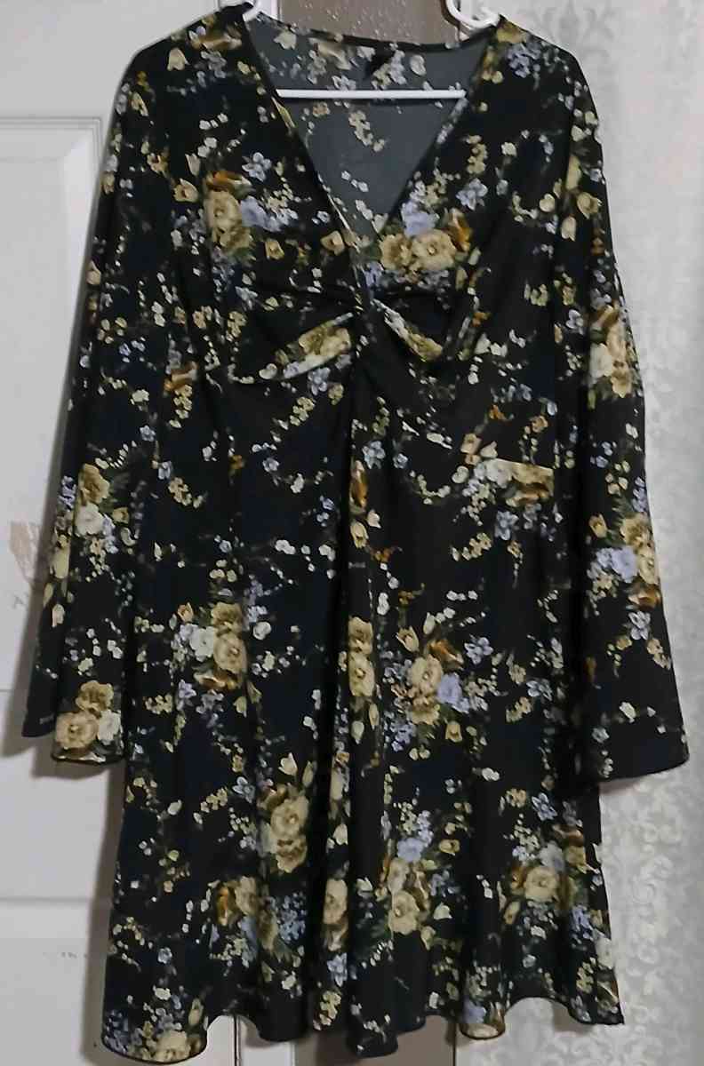 MORE DRESSES - San Antonio, Texas - FleaMarketBay