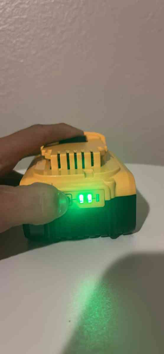 DEWALT 20v 8ah replacement battery - Corpus Christi, Texas - FleaMarketBay