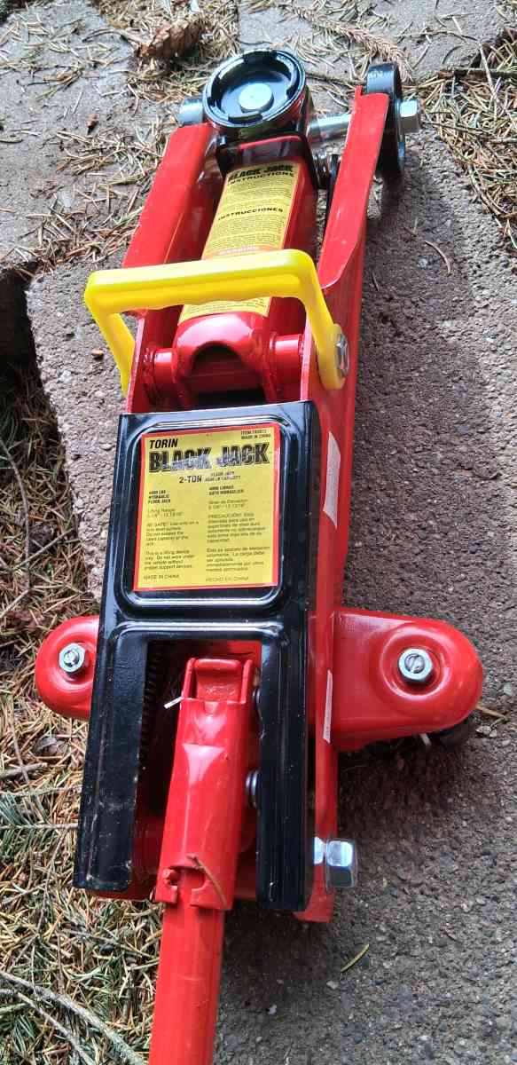 Torin Black Jack  Big Red 2Ton Hydraulic Floor Jack - Federal Way, Washington - FleaMarketBay